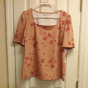 LIZ CLAIBORNE Women's Melon And Red Floral Top. Size L NWT